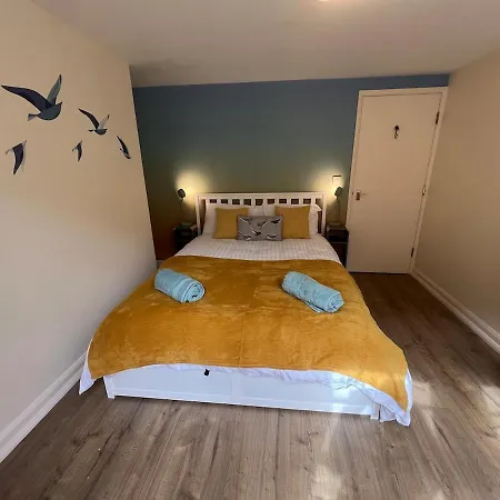 شقة Stylish Flat With Parking, Stones Throw To The *