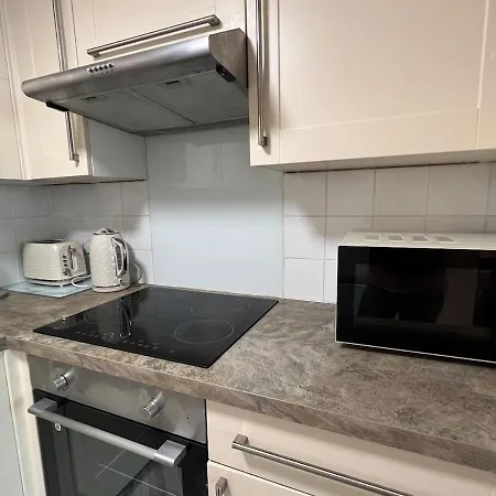 Stylish Flat With Parking, Stones Throw To The *